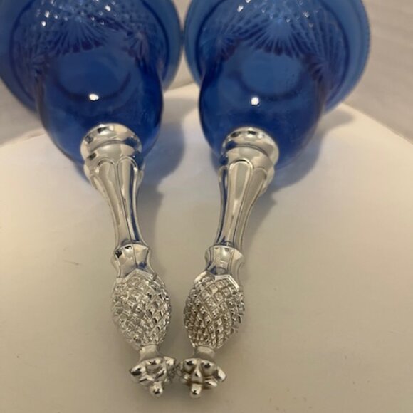 Pair of vintage Avon perfume bottles. - Picture 2 of 3